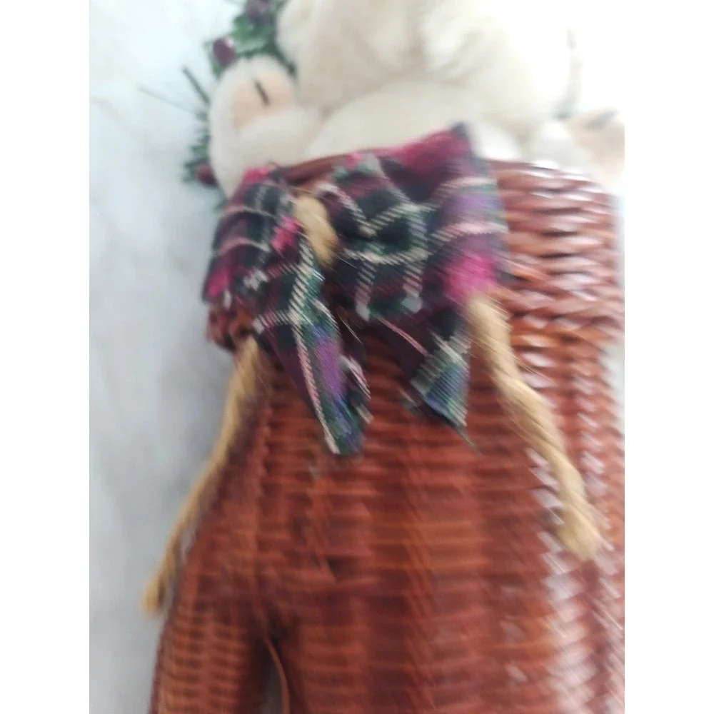 Wicker Rattan Woven Mitten Hanging Basket With Bear Holiday Decor Country